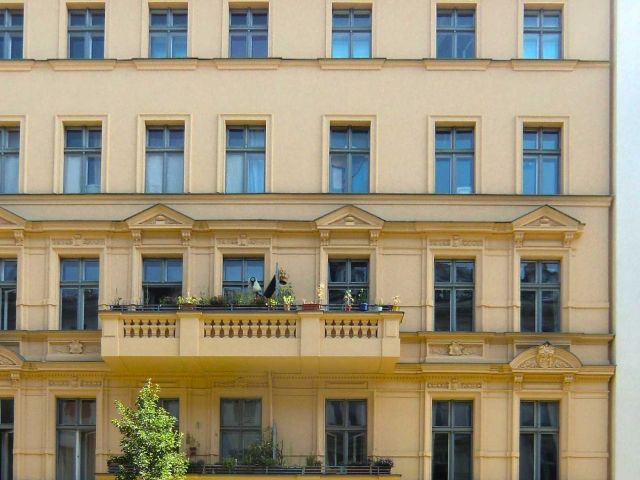 Sanierte Stuckfassade Solmsstraße 32, Berlin-Kreuzberg